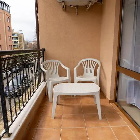 Apart Efir 2 Apartment
